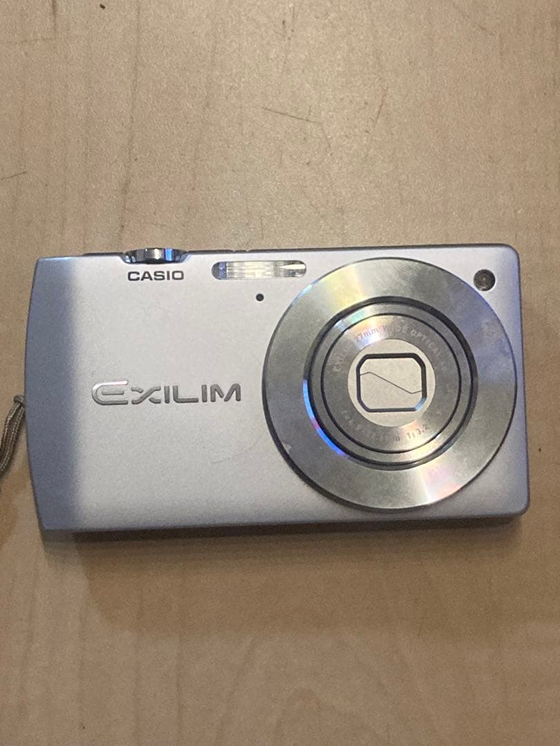 CASIO EXILIM EX-S200 エクシリム　シルバー