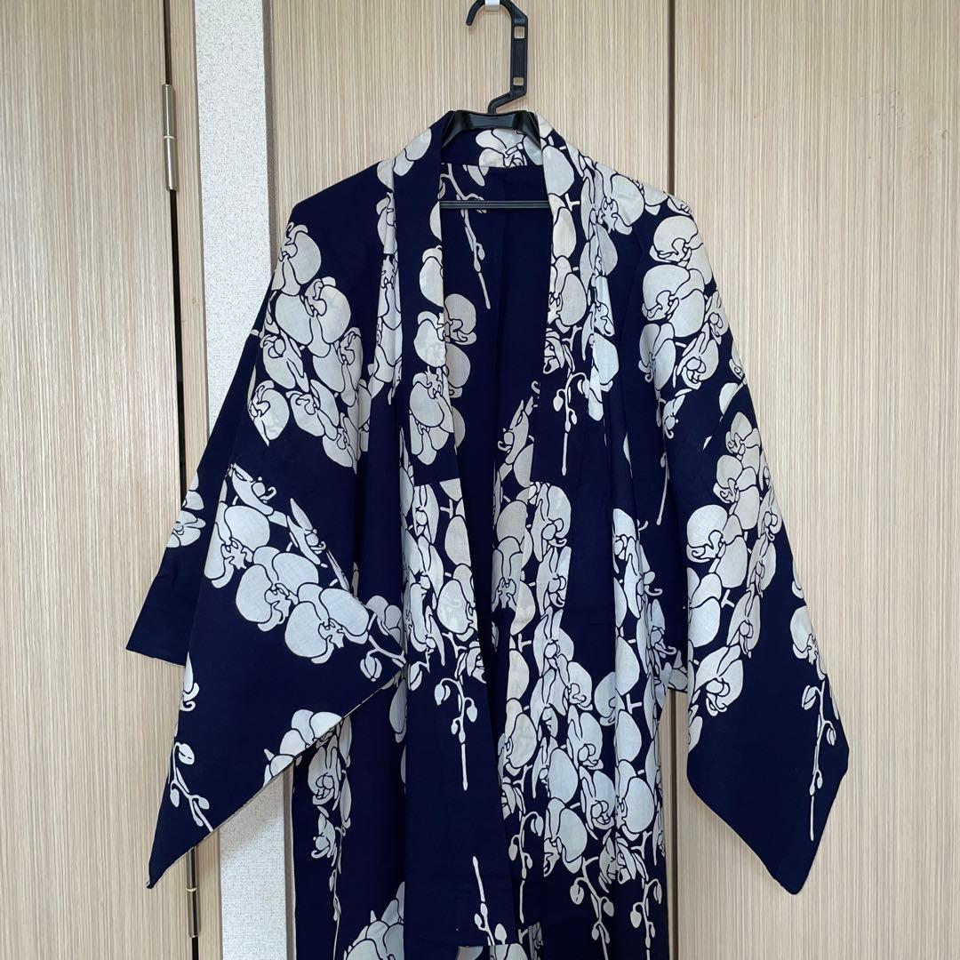 月影屋　胡蝶蘭の浴衣