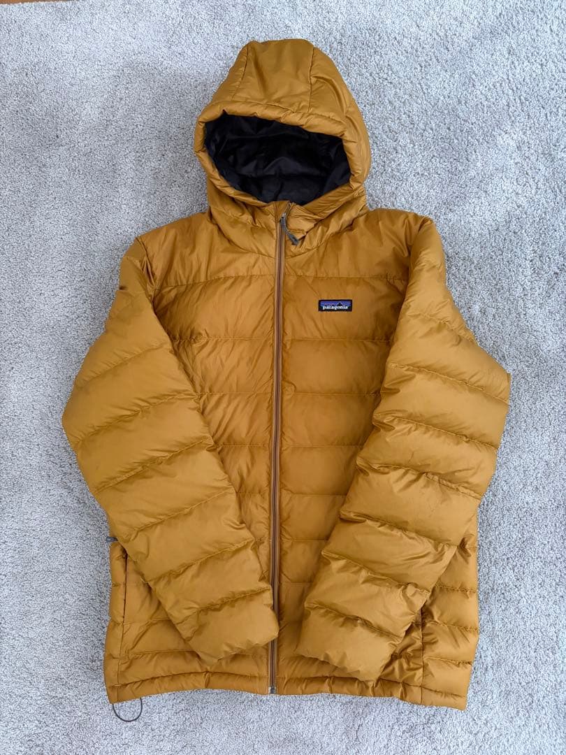 2018年製　パタゴニア　ダウンセーターフーディ ダウンジャケット　Mサイズ