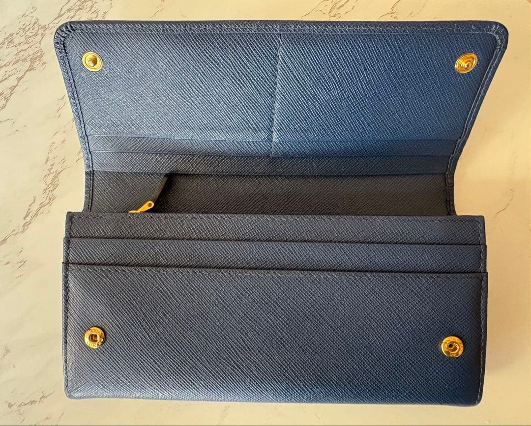PRADA ネイビー リボン付き長財布