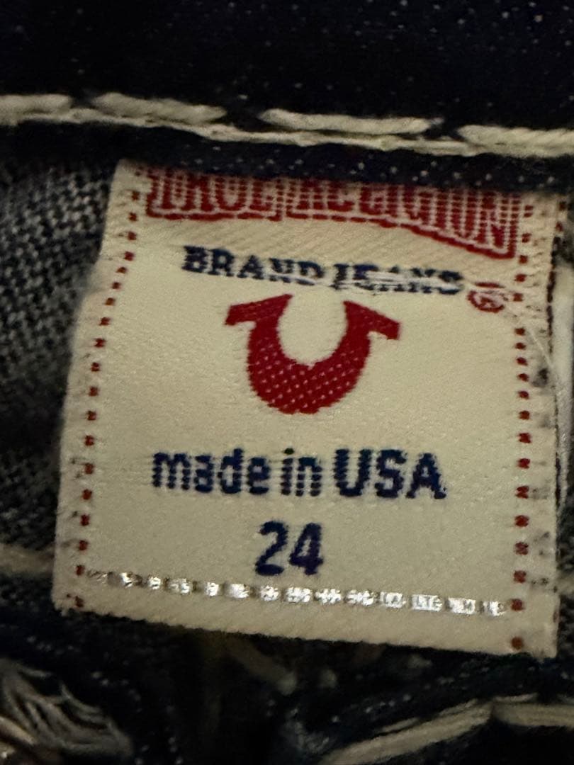 True Religionストレートフレア デニム 白ステッチ