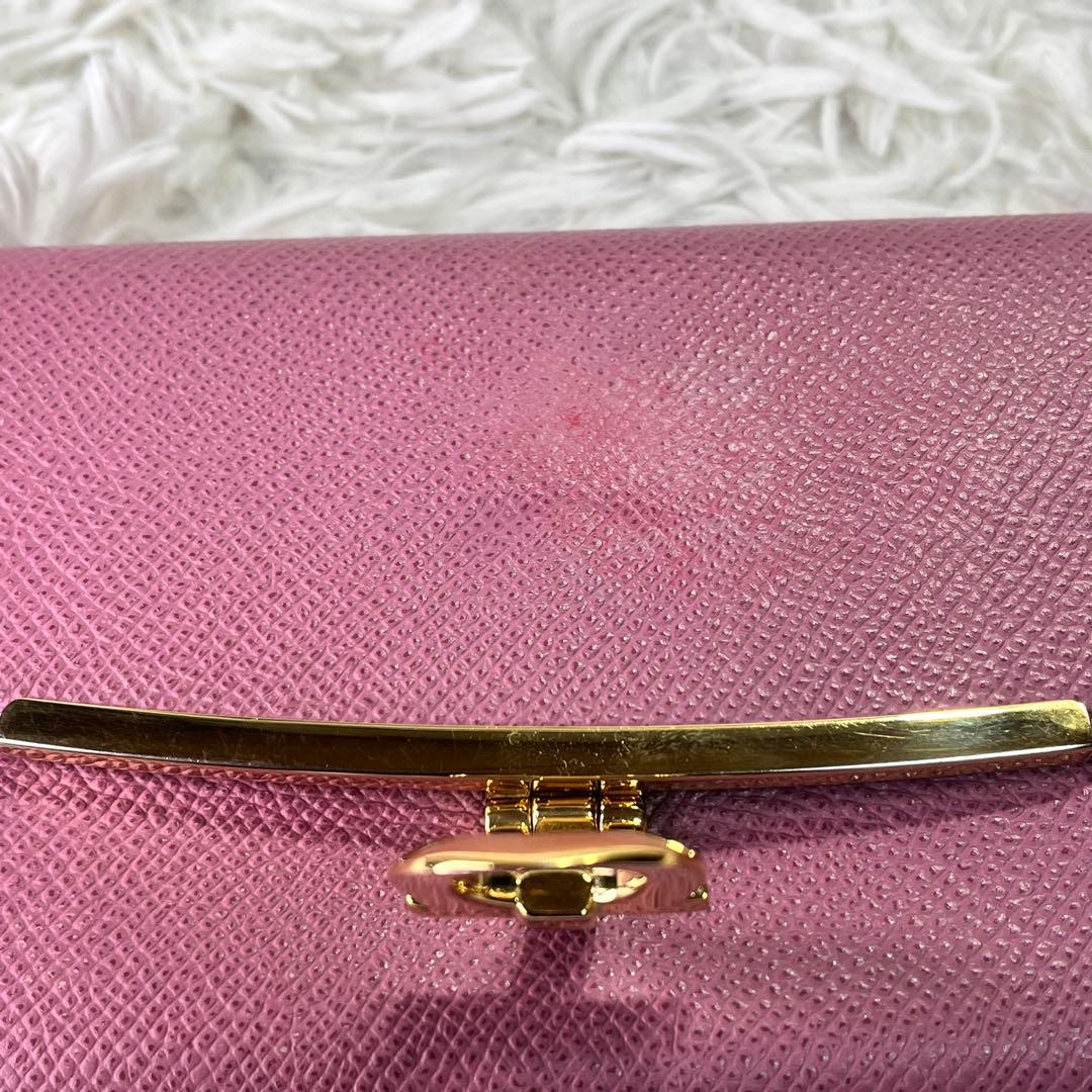 良品✨Ferragamo フェラガモ 二つ折り長財布 ガンチーニ　レザー ピンク
