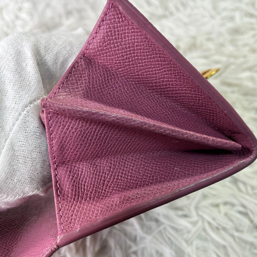 良品✨Ferragamo フェラガモ 二つ折り長財布 ガンチーニ　レザー ピンク