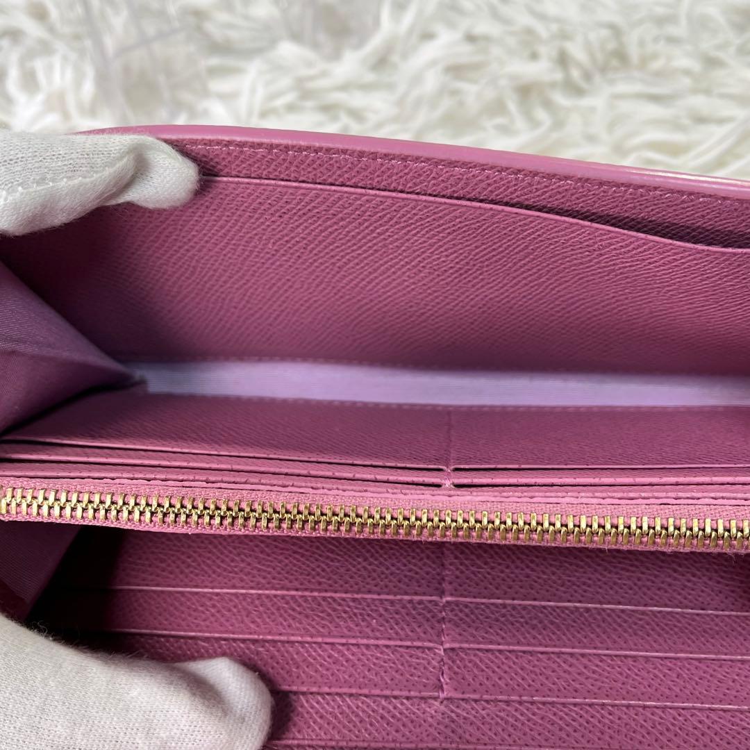 良品✨Ferragamo フェラガモ 二つ折り長財布 ガンチーニ　レザー ピンク