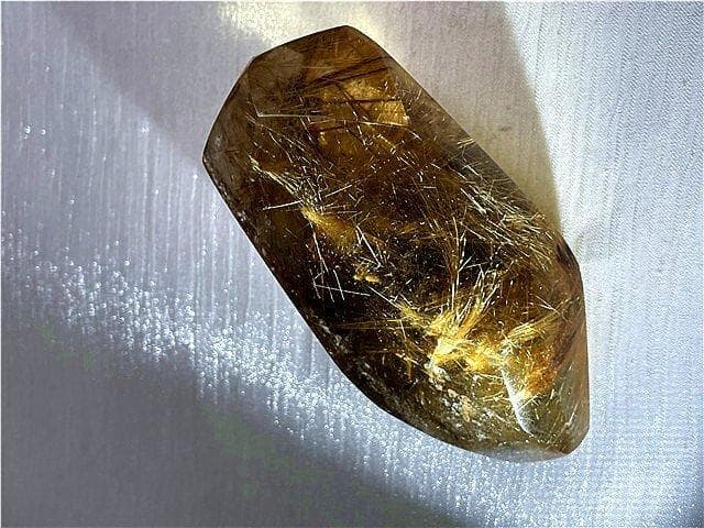 AAA級天然ゴールドルチルクォーツ原石YT7P3/360P05D