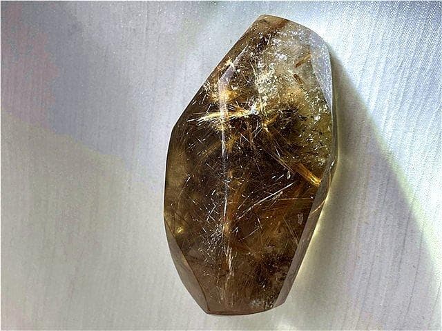 AAA級天然ゴールドルチルクォーツ原石YT7P3/360P05D