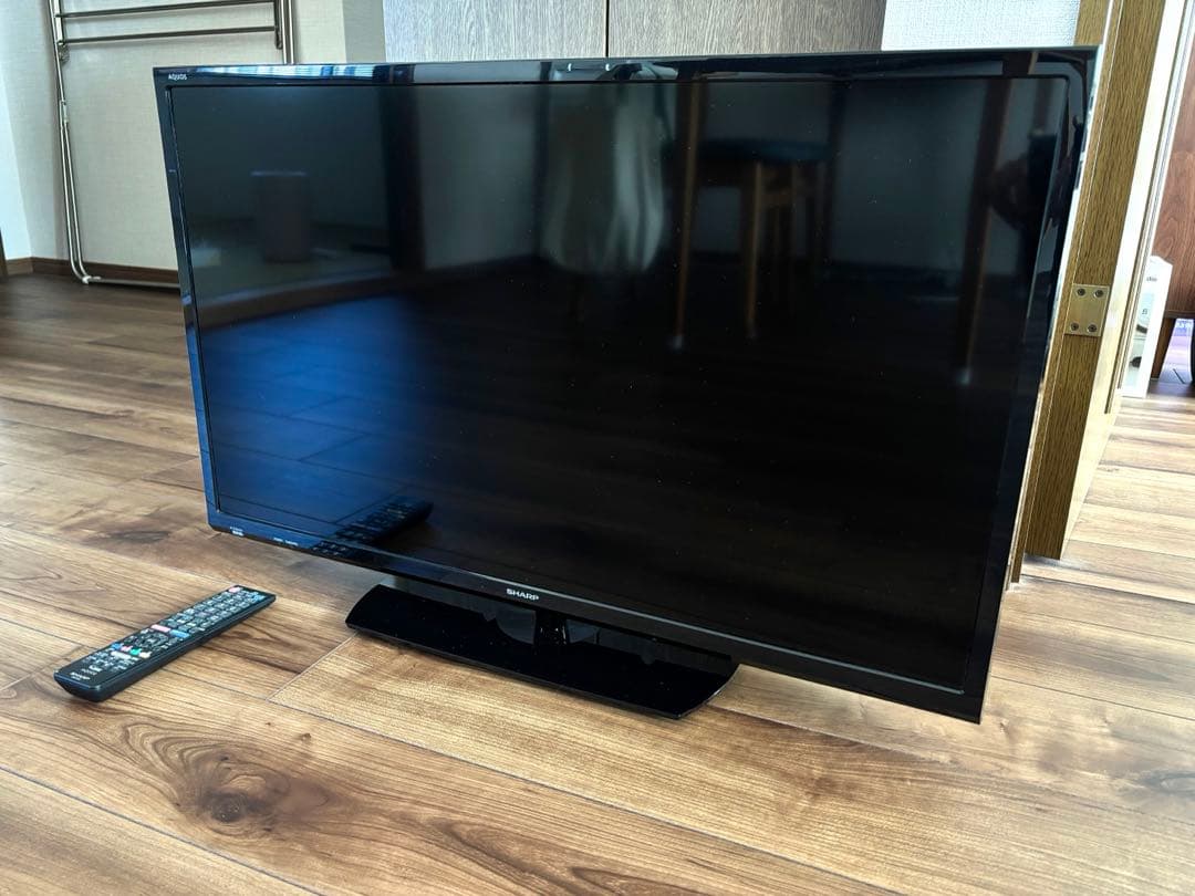 SHARP AQUOS 32インチ液晶テレビ 2T-C32AE1