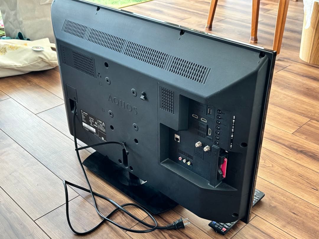 SHARP AQUOS 32インチ液晶テレビ 2T-C32AE1