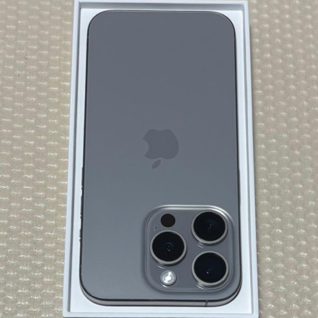 極美品！ iPhone15Pro 128GB SIMフリー 本体 シルバー系