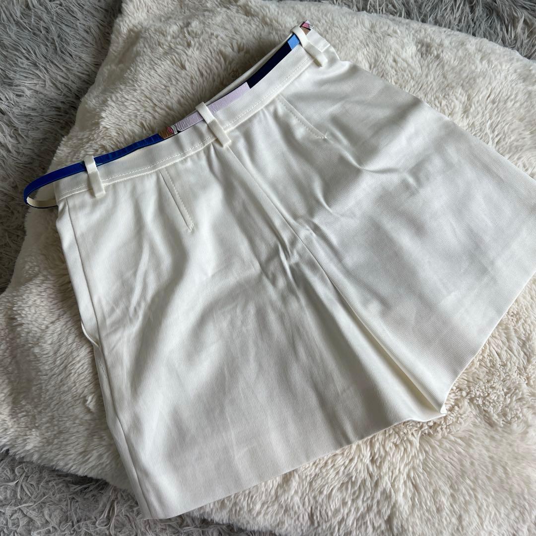 EMILIO PUCCI　エミリオプッチ　ホワイトショートパンツ　ベルト無し