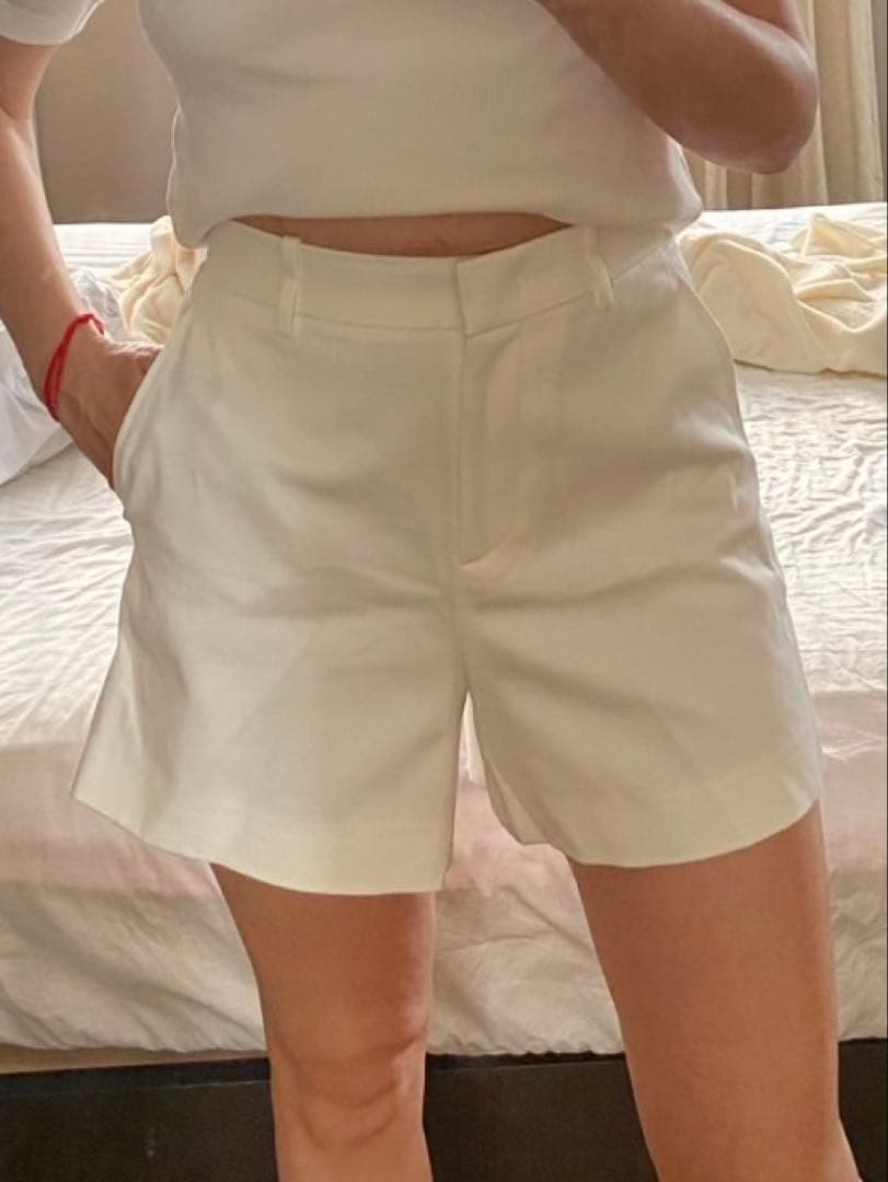 EMILIO PUCCI　エミリオプッチ　ホワイトショートパンツ　ベルト無し