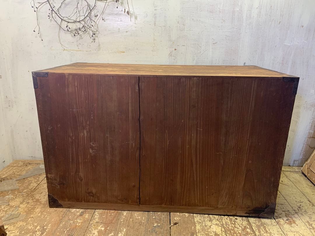 古い木味　二本松箪笥　引き出し2杯子引き出し2杯　カラクリ松竹梅蝶金具　チェスト