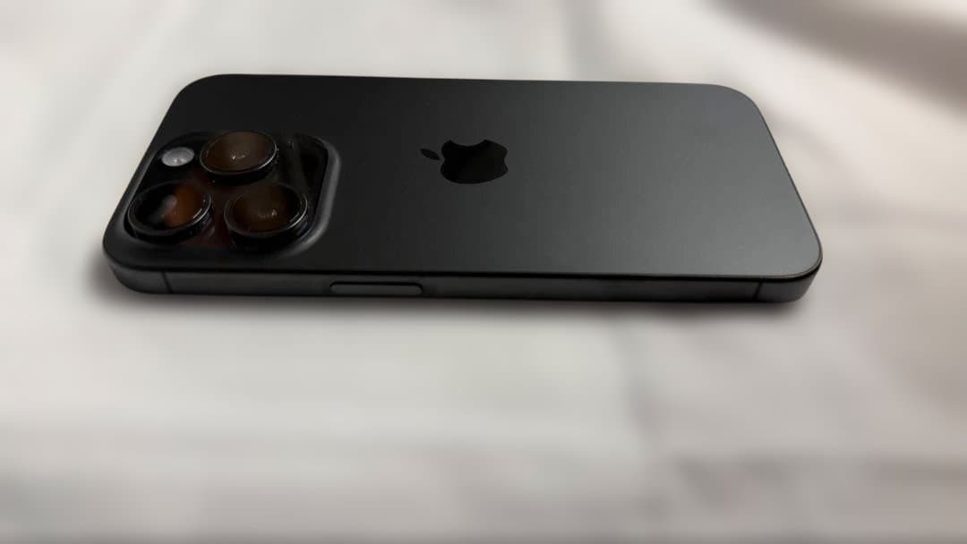 ☆美品 iPhone15Pro 128GB ブラックチタニウム☆