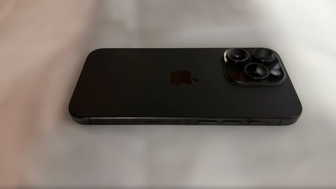 ☆美品 iPhone15Pro 128GB ブラックチタニウム☆