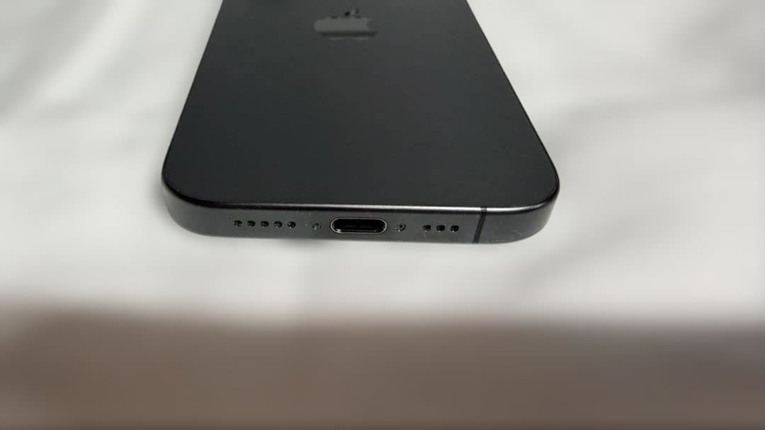 ☆美品 iPhone15Pro 128GB ブラックチタニウム☆