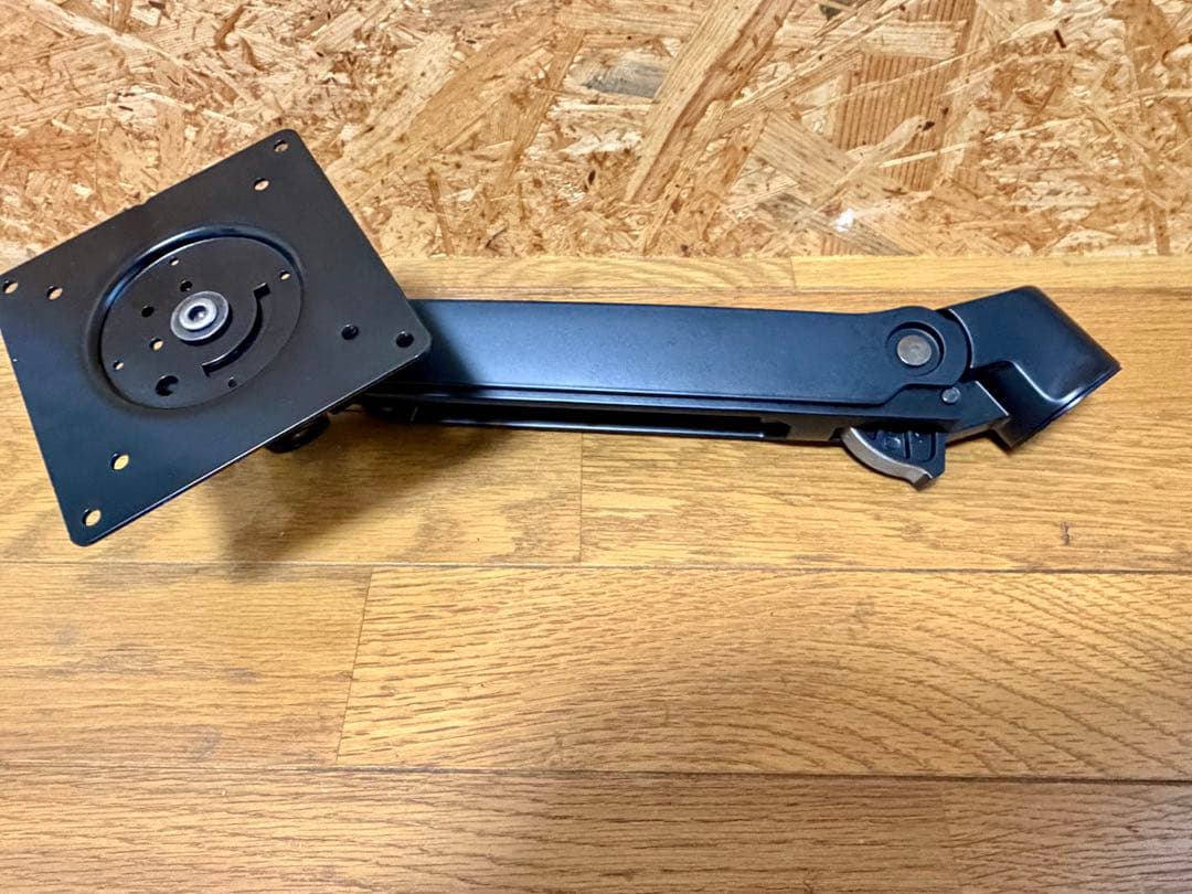 Ergotron エルゴトロン LX モニターアーム (Amazonベーシック)