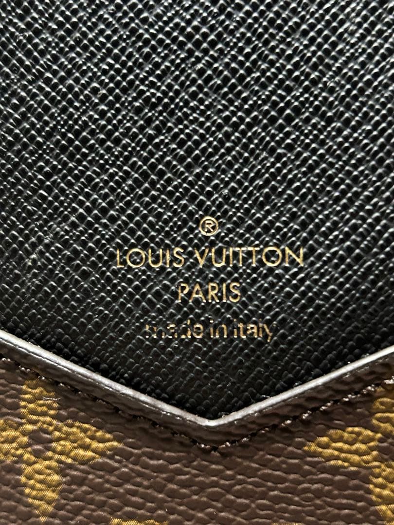 Louis Vuitton iPhone 15 pro モノグラム