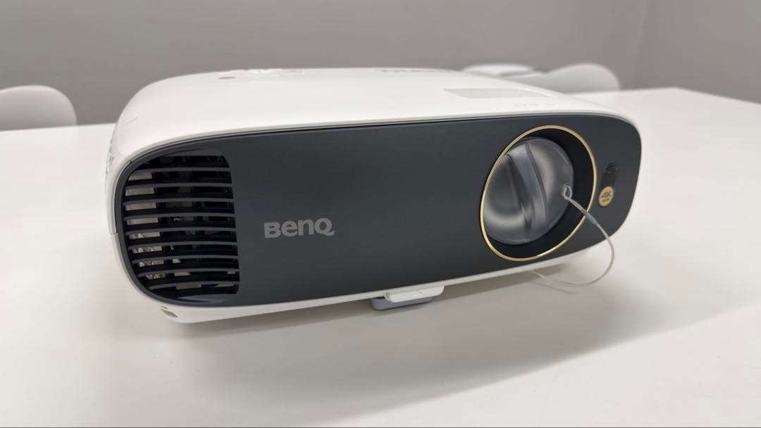 BENQ HT2550 4K HDR プロジェクター本体