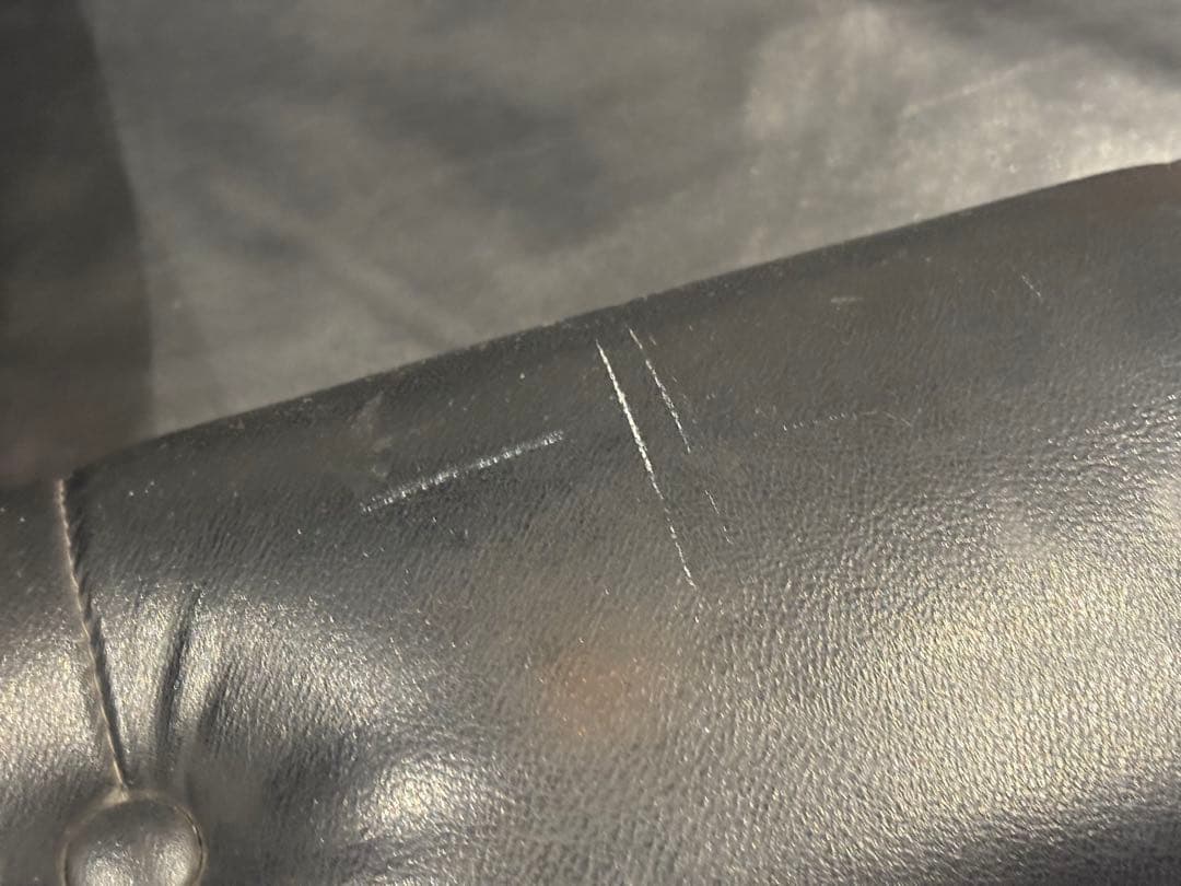 ①karimoku カリモク　レザーソファ　本革　リベット打ち　アンティーク　G