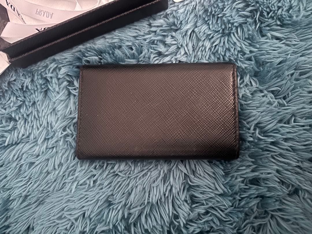 PRADA サフィアーノレザー ブラックキーケース　プラダ