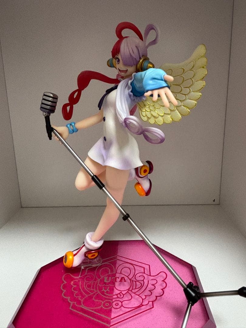 ONE PIECE ウタ　フィギュア　POP　世界の歌姫