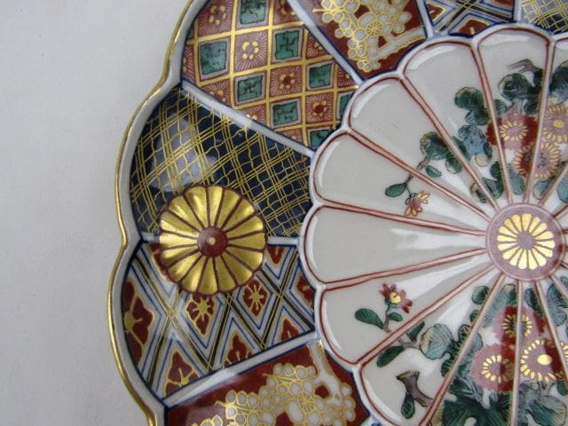 大聖寺伊万里 輪花形 金彩菊花図 大皿 巾28ｃｍ 竒玉宝鼎之珍 0725 ①
