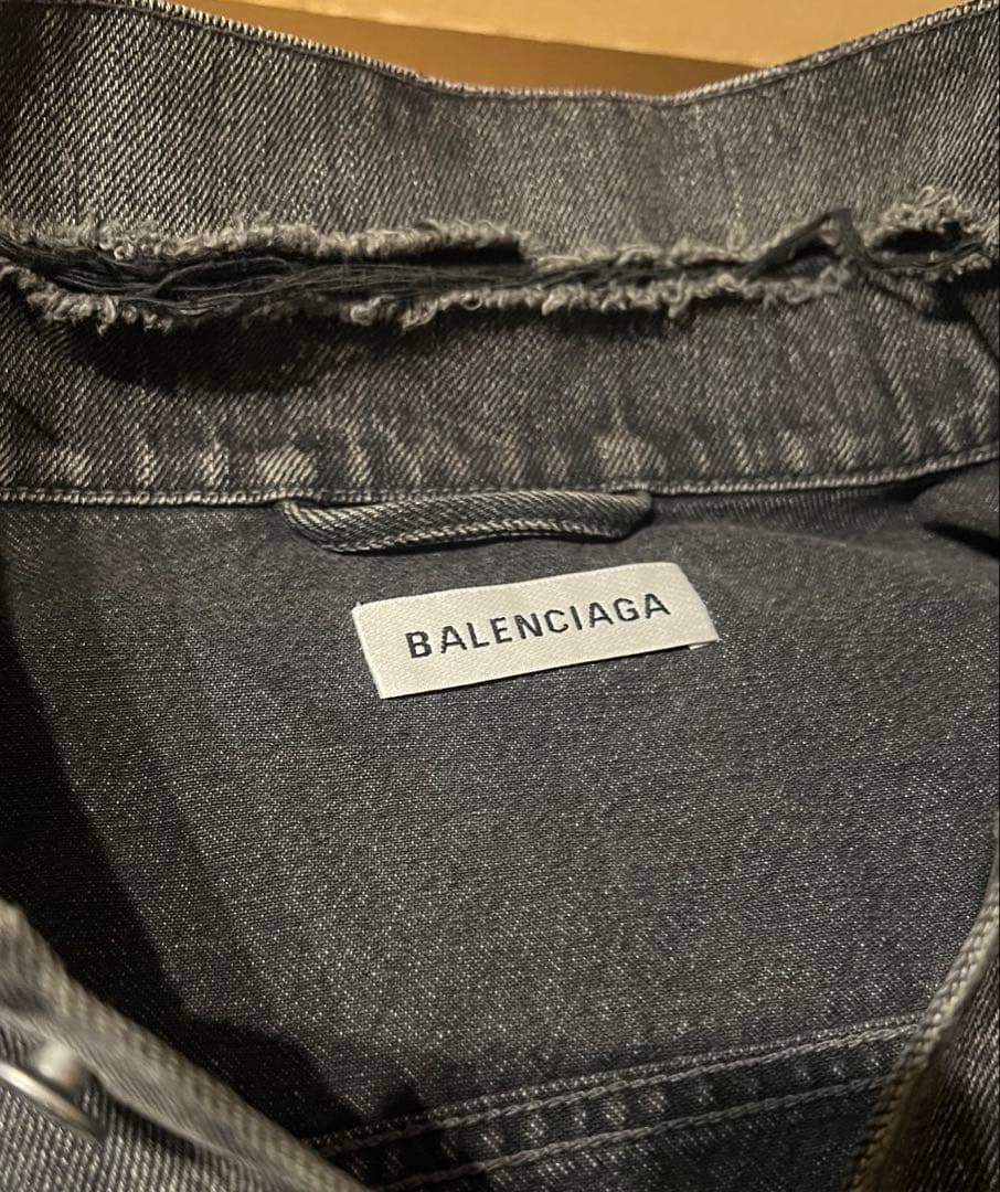 1/31迄。バレンシアガ ダークグレージージャン★