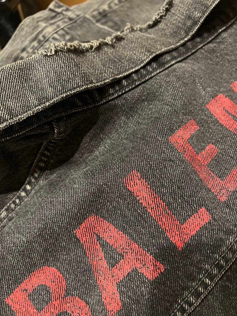 1/31迄。バレンシアガ ダークグレージージャン★