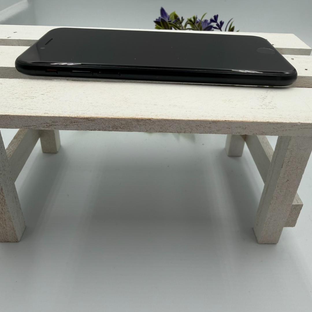 【美品】iPhone SE第3世代 64GB ミッドナイト 360