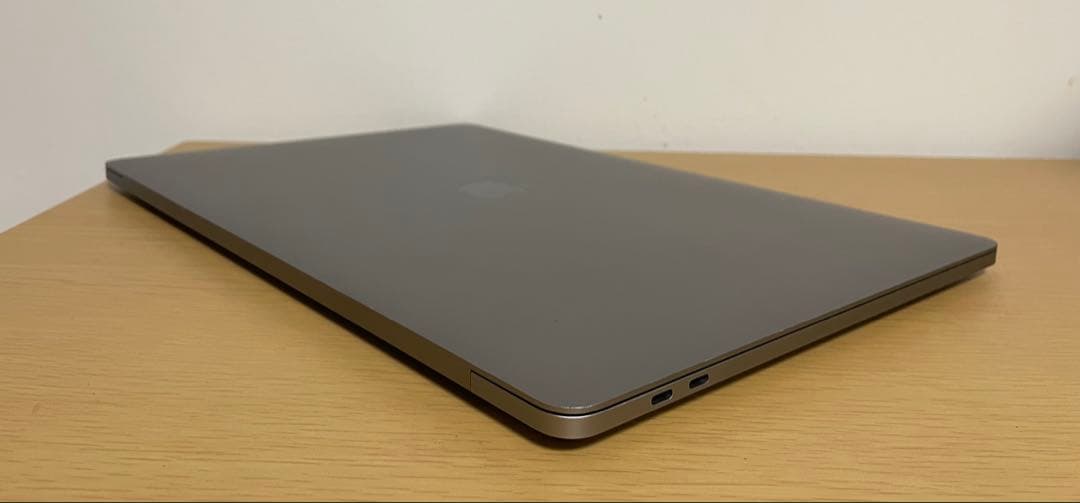 美品 MacBook Pro 15インチ 容量：2TB