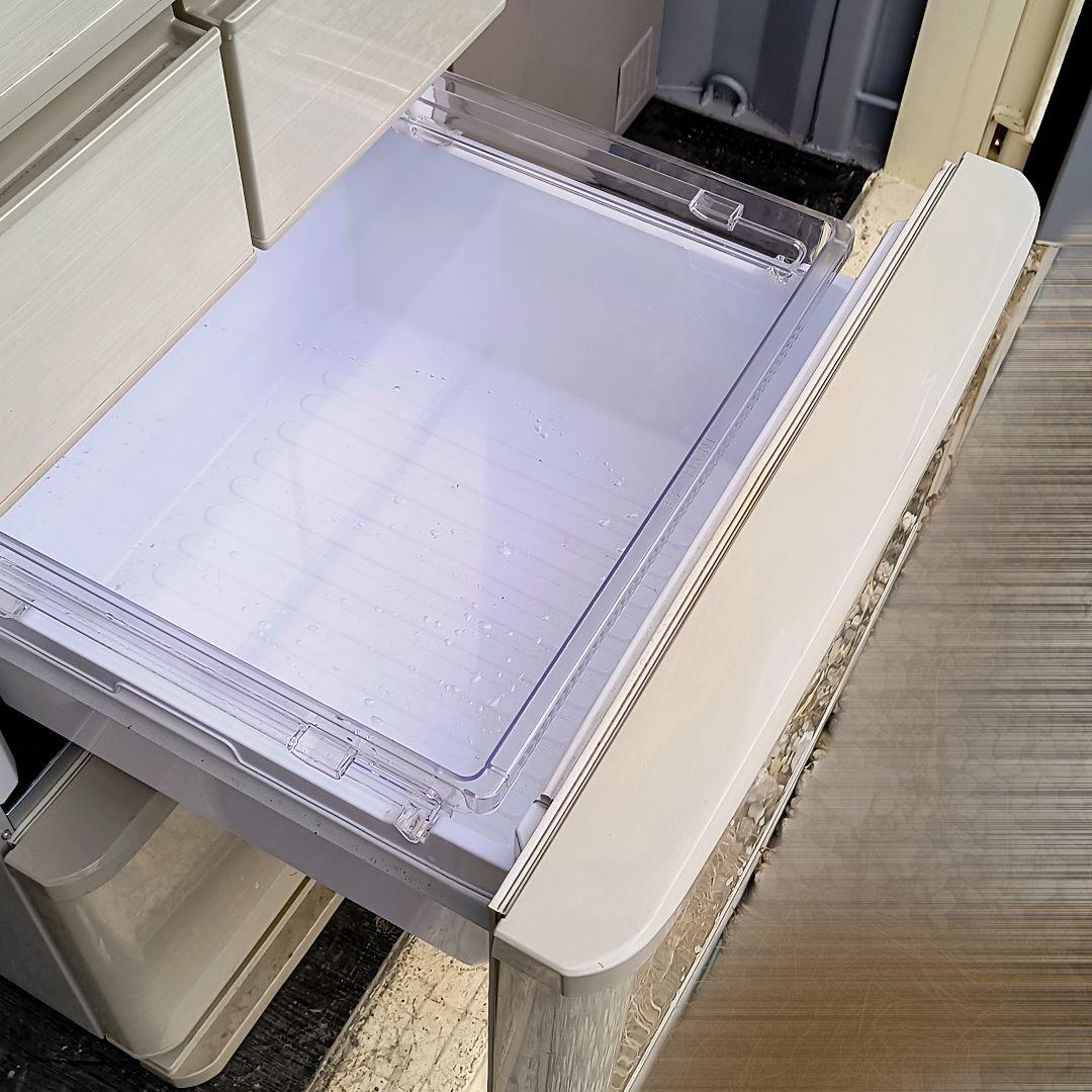 運搬取付無料！シャンパンゴールドのスリムなボディ！純正SHARP冷蔵庫　完動品！