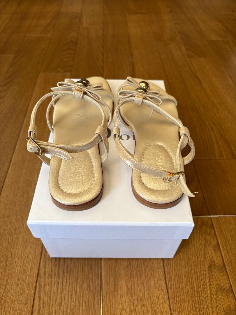 新品！Dior ベージュ サンダル