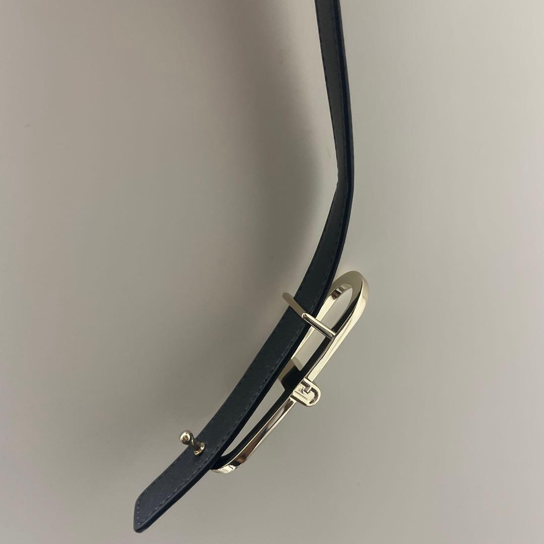 FURLA 黒 ベルト シンプルデザイン ブランド