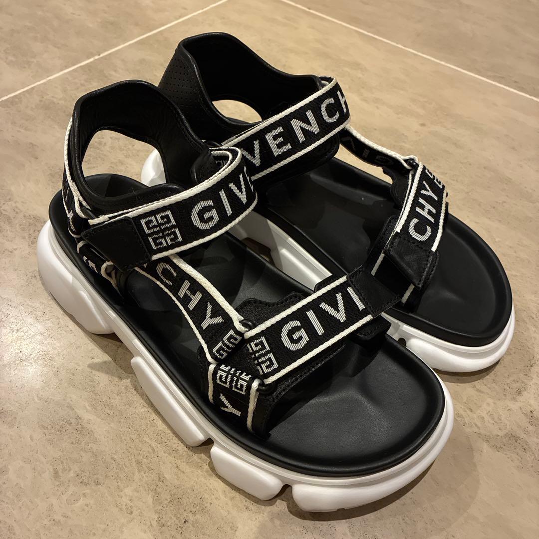 GIVENCHY スポーツ　サンダル ブラック　ホワイト