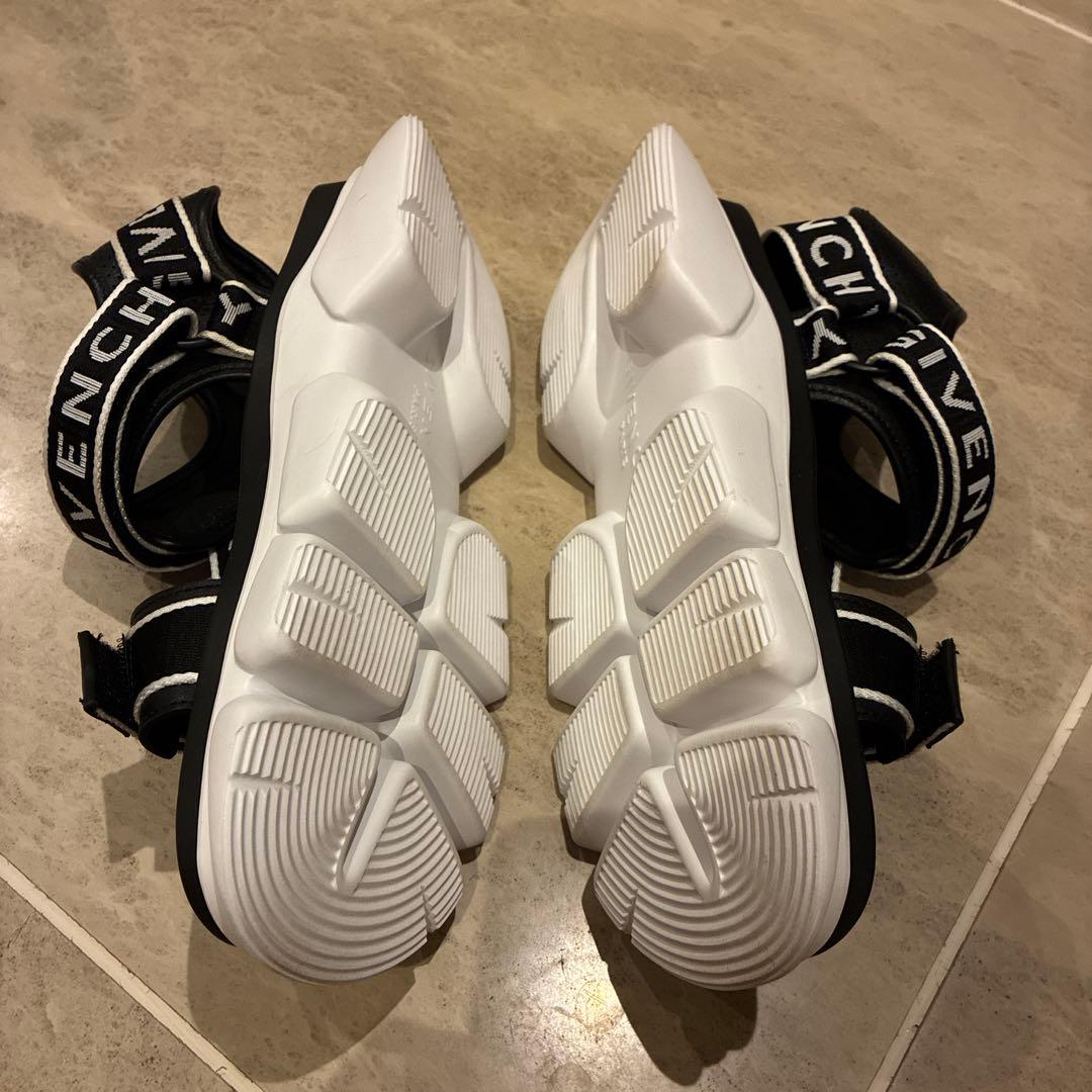 GIVENCHY スポーツ　サンダル ブラック　ホワイト