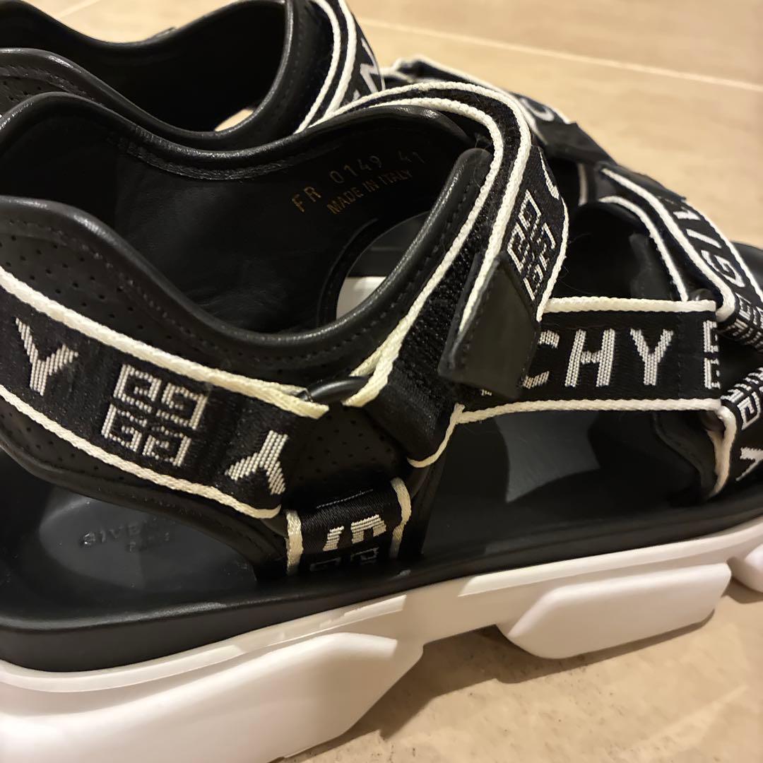 GIVENCHY スポーツ　サンダル ブラック　ホワイト
