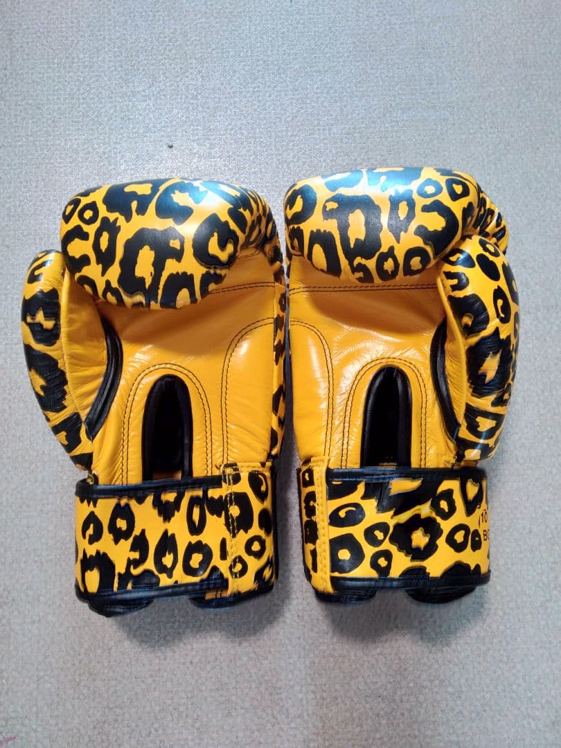 本革製WINDYボクシンググローブ 10oz 黄色＆黒 ヒョウ柄