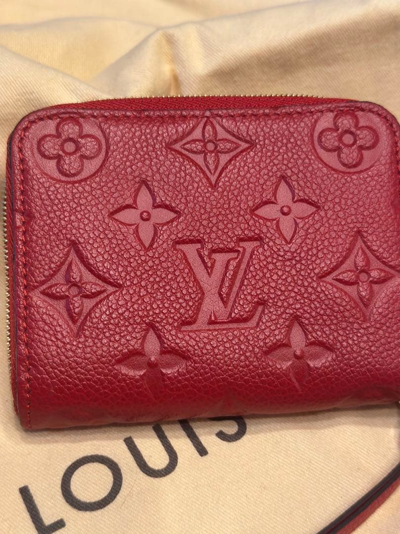 Louis Vuitton レッドケース