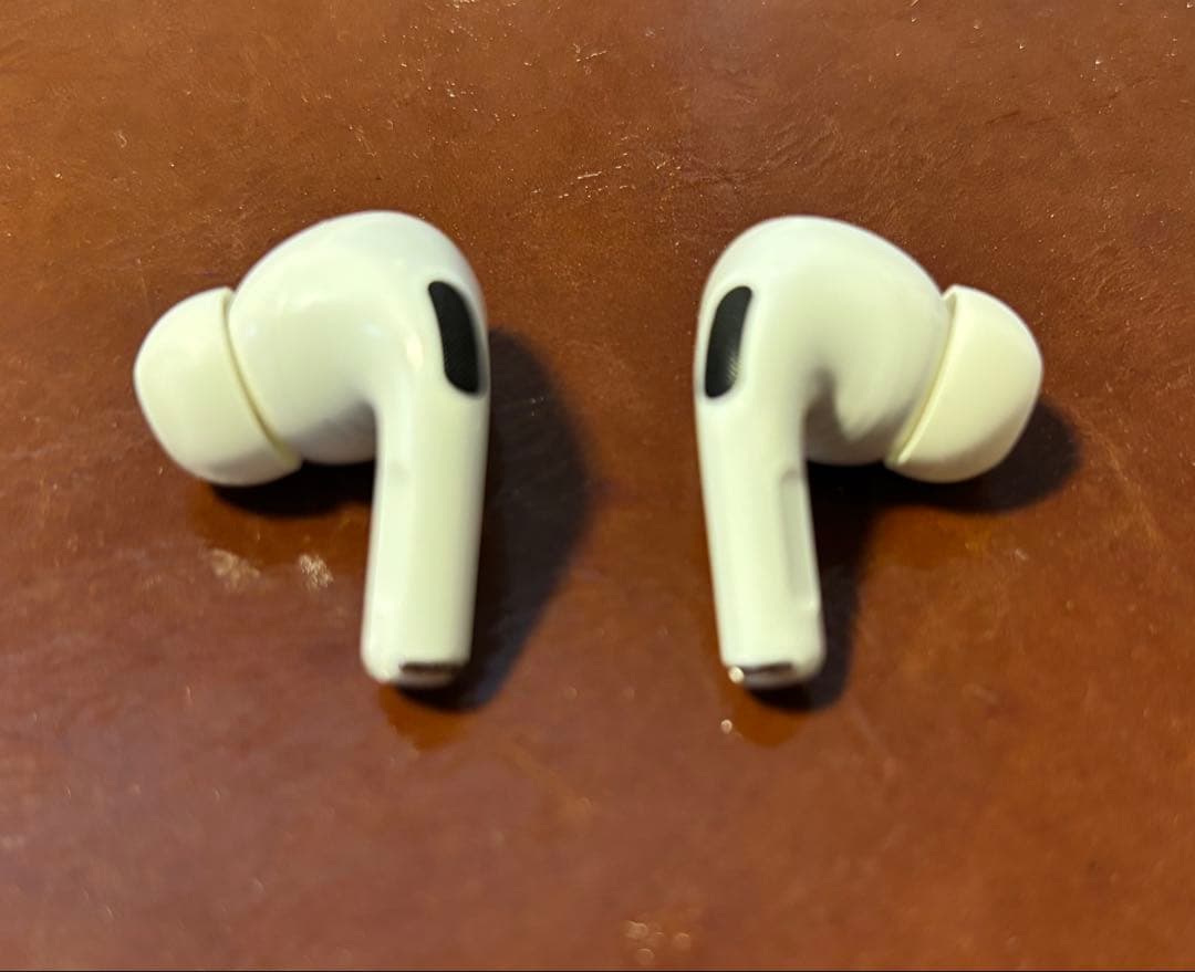 AirPods Pro 2 第2世代 USB-C充電 esrケース付き