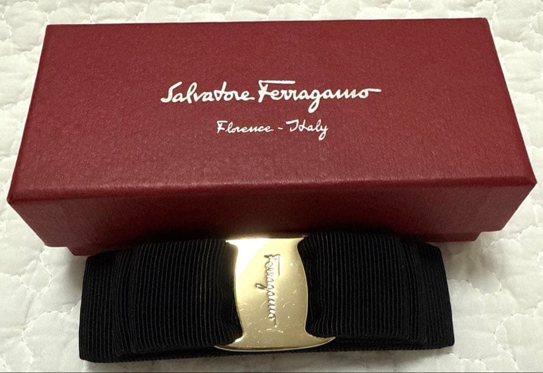 Salvatore Ferragamo リボンバレッタ