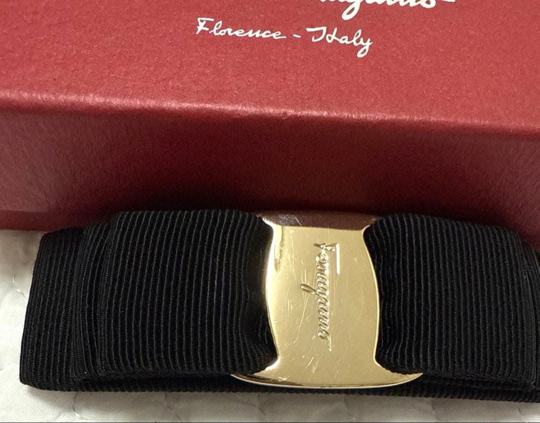 Salvatore Ferragamo リボンバレッタ