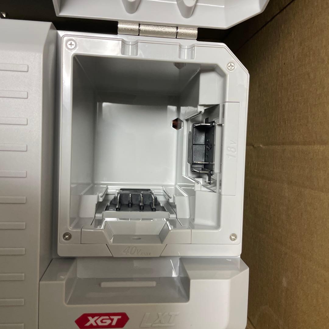 マキタ冷温庫 CW003G バッテリー2個付き　新品