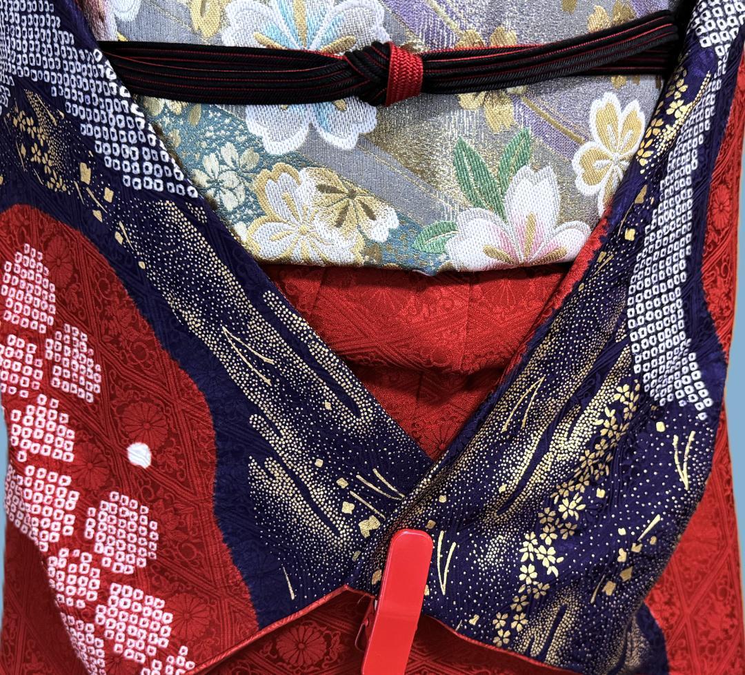 振袖１　御所車に絞り柄振袖と帯のセット　やまと　赤・紺　身丈１６５裄６９
