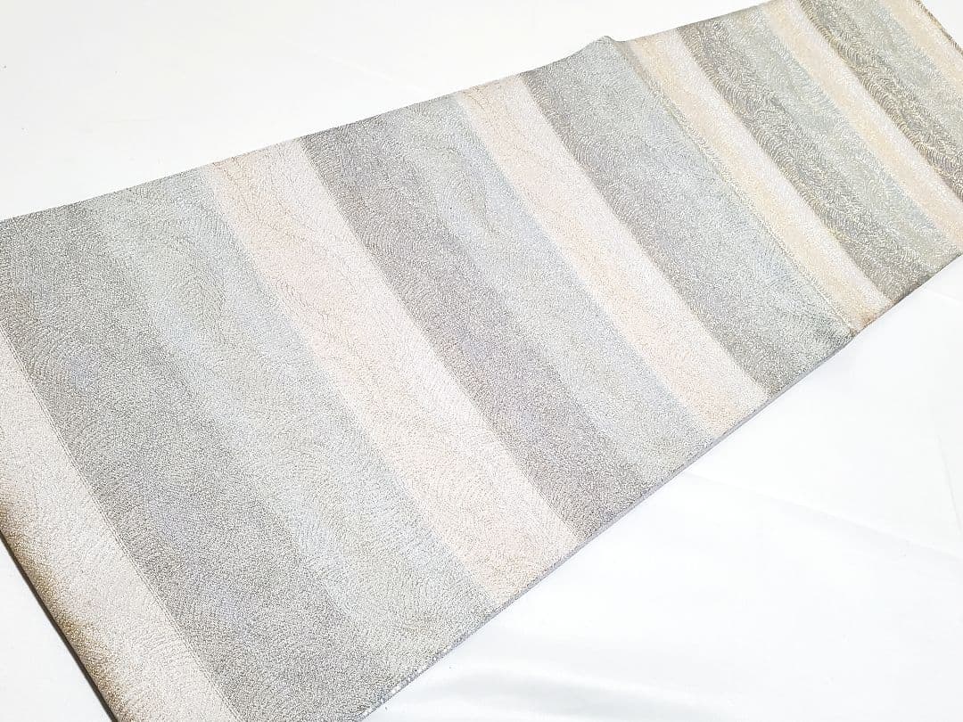 C 美品 西陣織 横縞に波 金糸 六通 正絹 セミフォーマル 袋帯