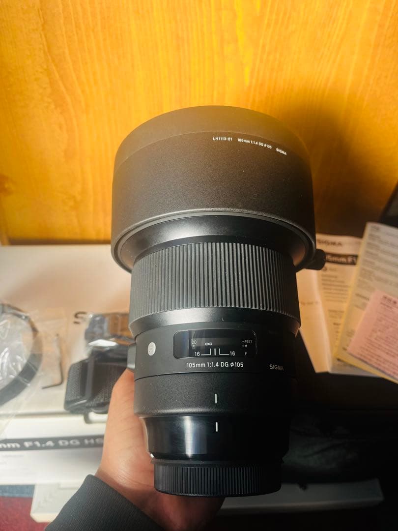ほぼ新品SIGMA 105mm F1.4 DG HSM レンズ キャノン用