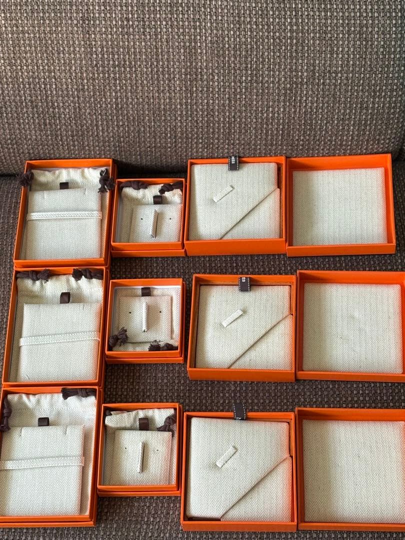 正規品　美品エルメス　時計　ネックレス　ピアスなど　入れ　空箱　巾着袋　9セット