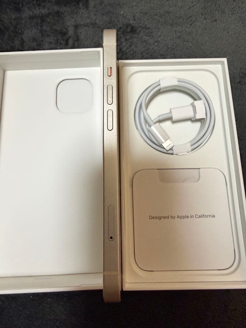 iPhone 13 128GB ホワイト　SIMフリー