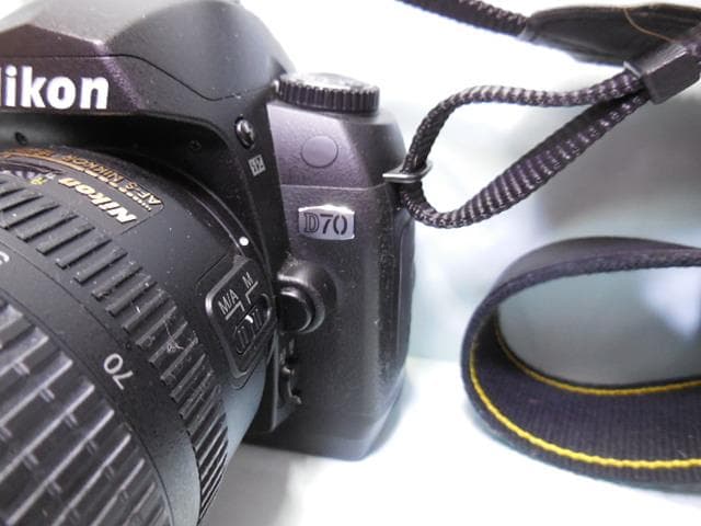 Nikon D70 デジタル一眼レフカメラ