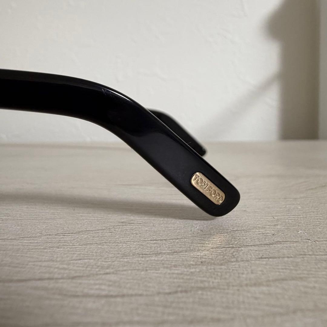 トムフォード サングラス TF5857 ブラック