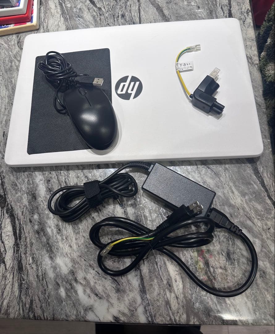 HP ノートPC 15-db0178au